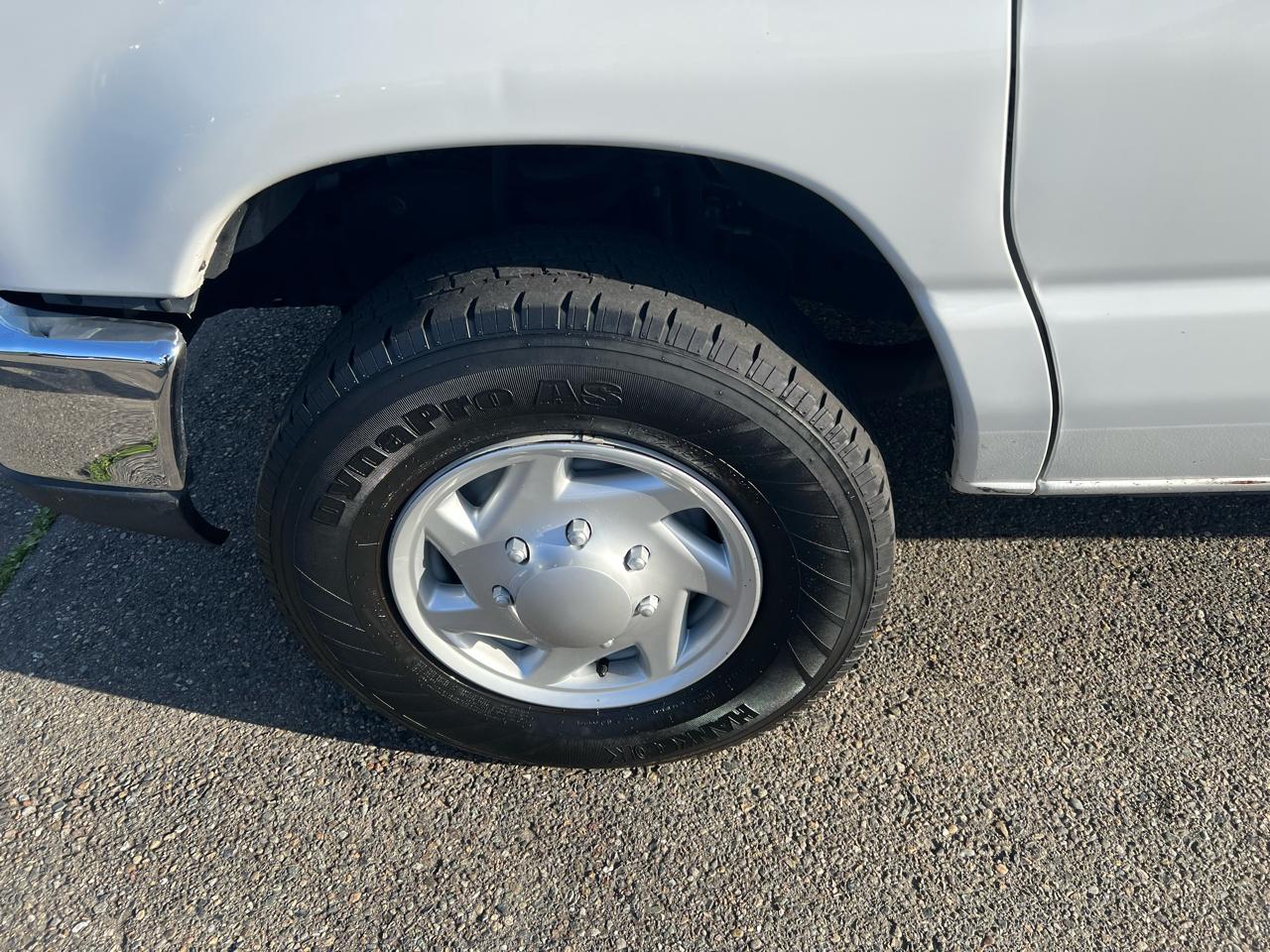 Ford Econoline Cargo Van E-250 HD 2012