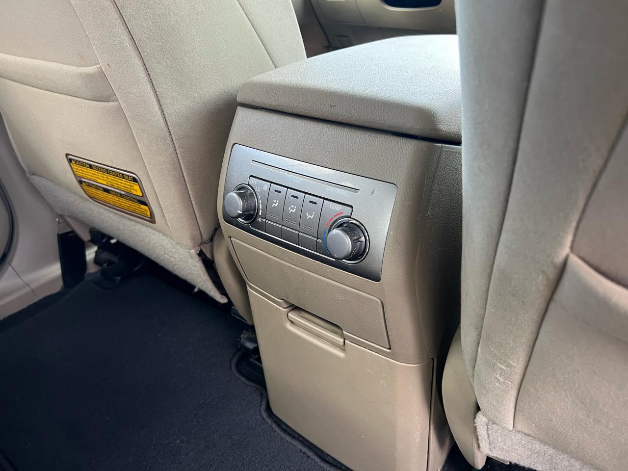 Toyota Highlander 4WD 4dr V6 (Natl) 2012