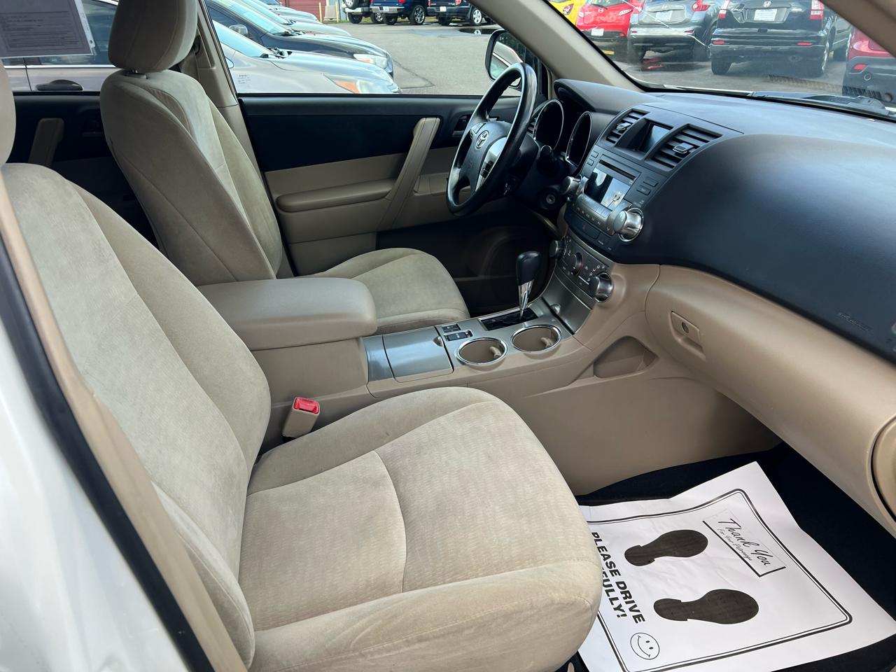 Toyota Highlander 4WD 4dr V6 (Natl) 2012