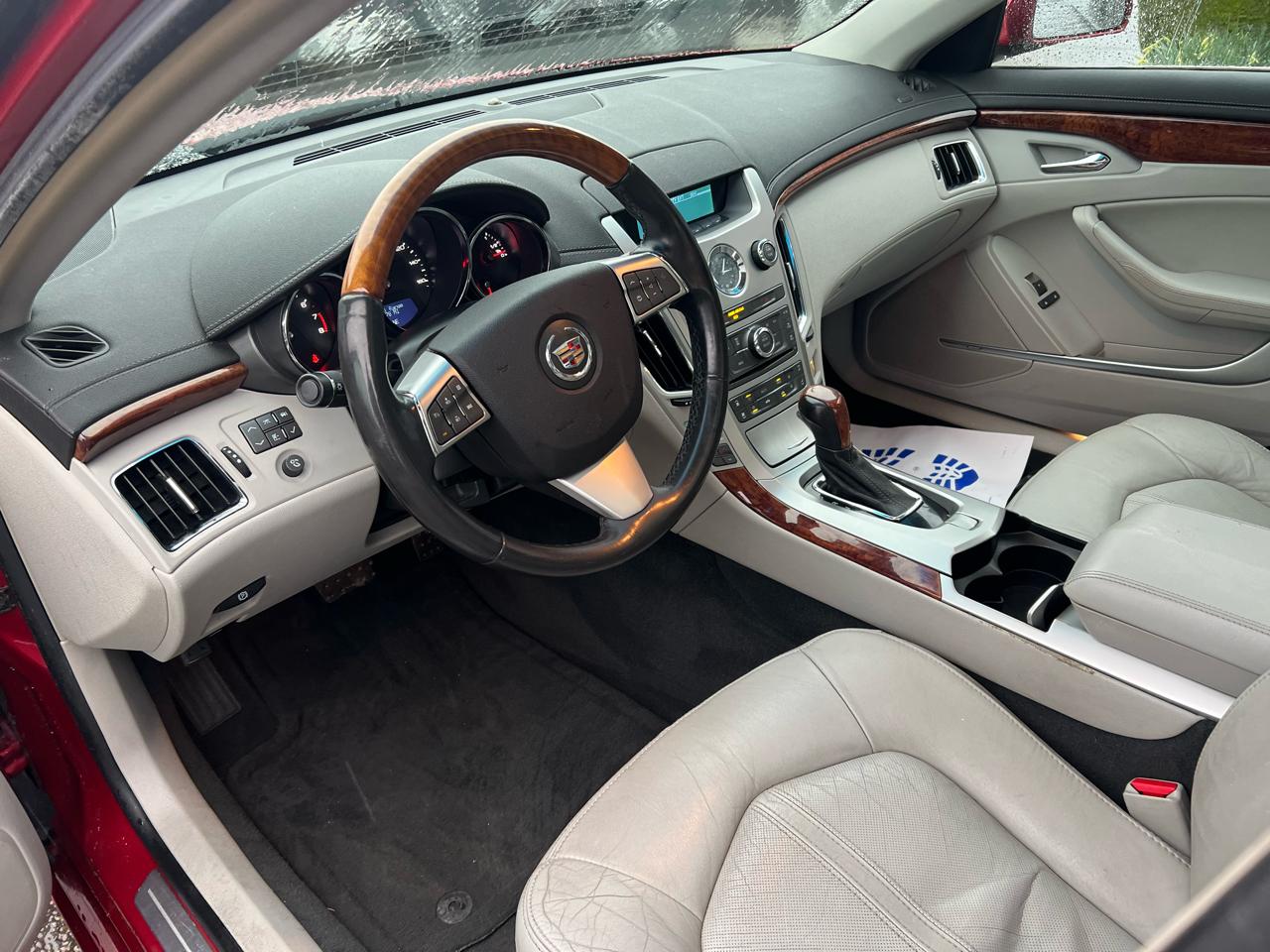 Cadillac CTS Sedan 4dr Sdn 3.0L Luxury RWD 2011