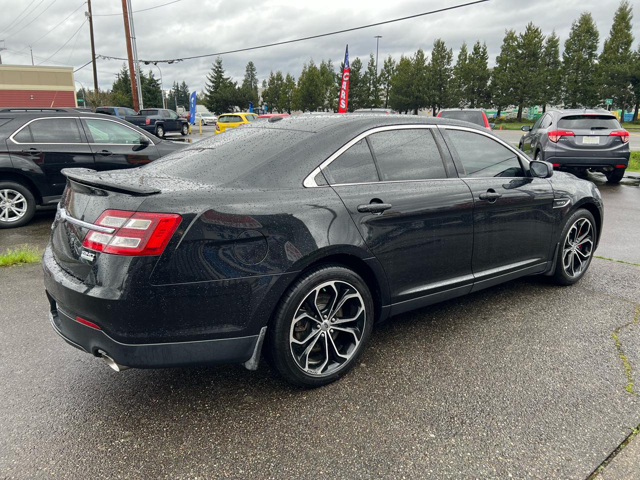 Ford Taurus 4dr Sdn SHO AWD 2013