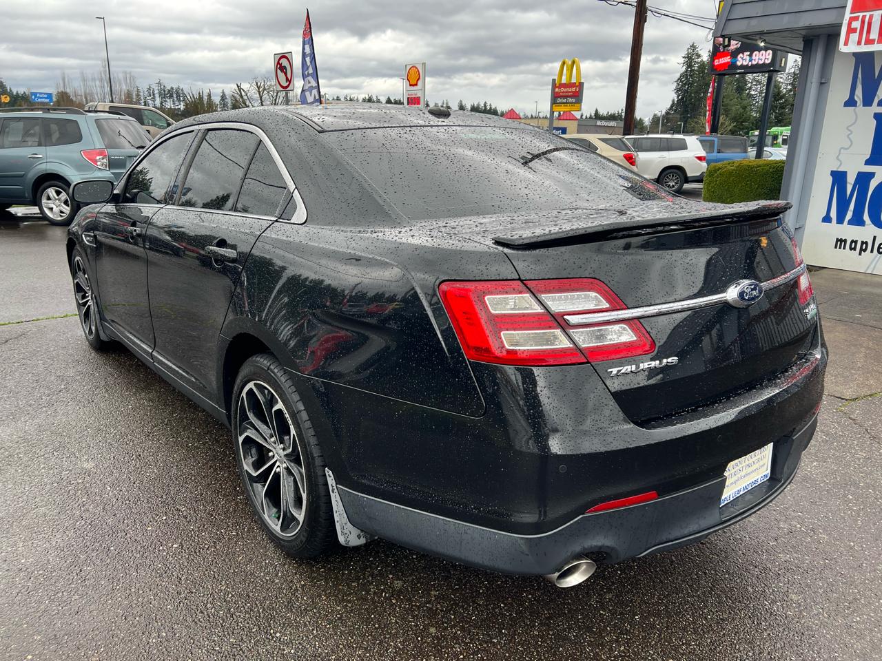 Ford Taurus 4dr Sdn SHO AWD 2013