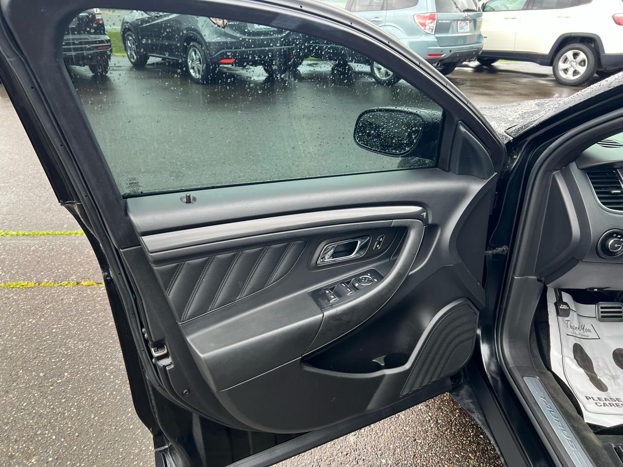 Ford Taurus 4dr Sdn SHO AWD 2013