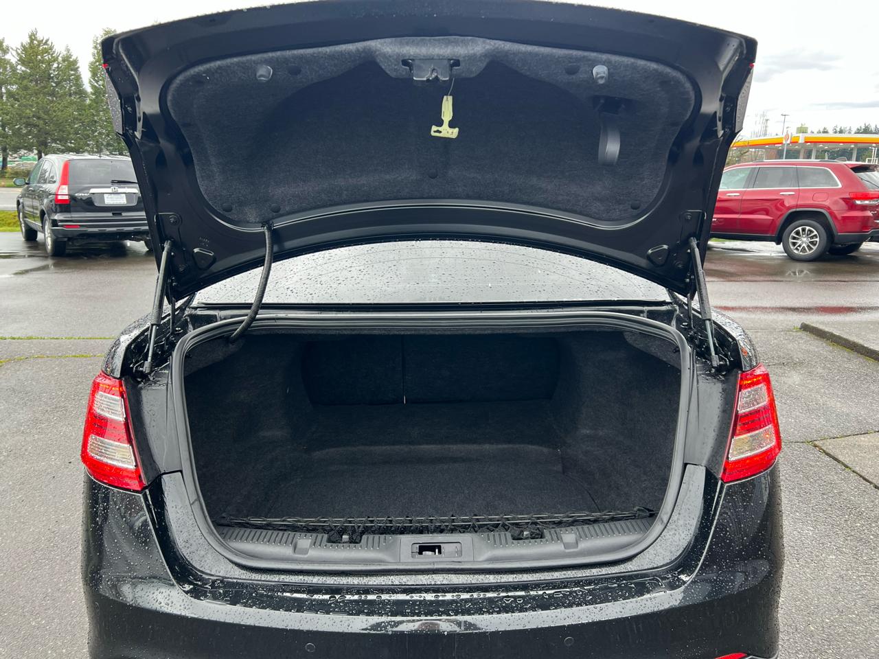 Ford Taurus 4dr Sdn SHO AWD 2013