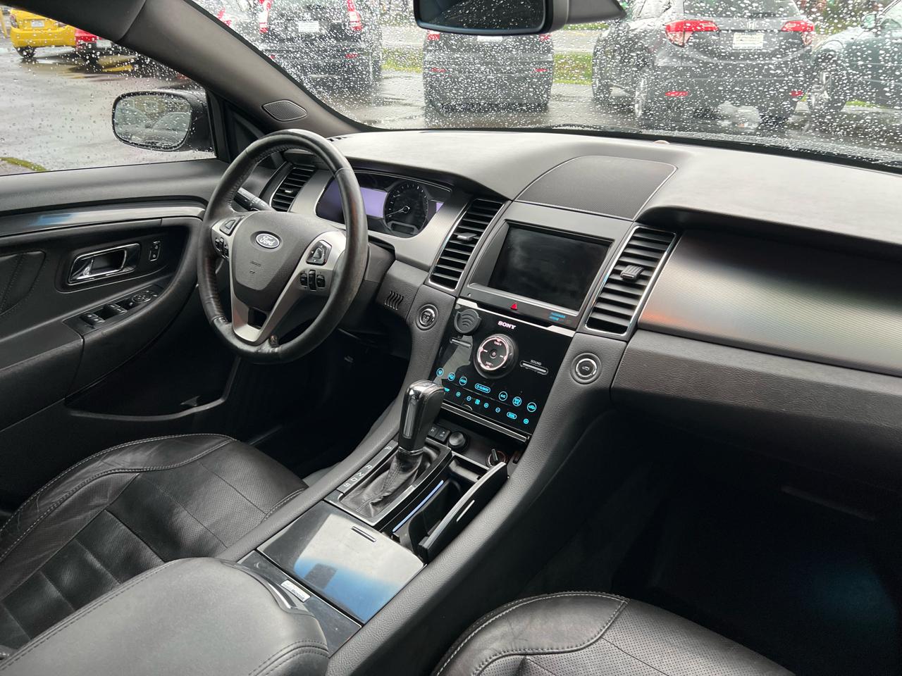 Ford Taurus 4dr Sdn SHO AWD 2013