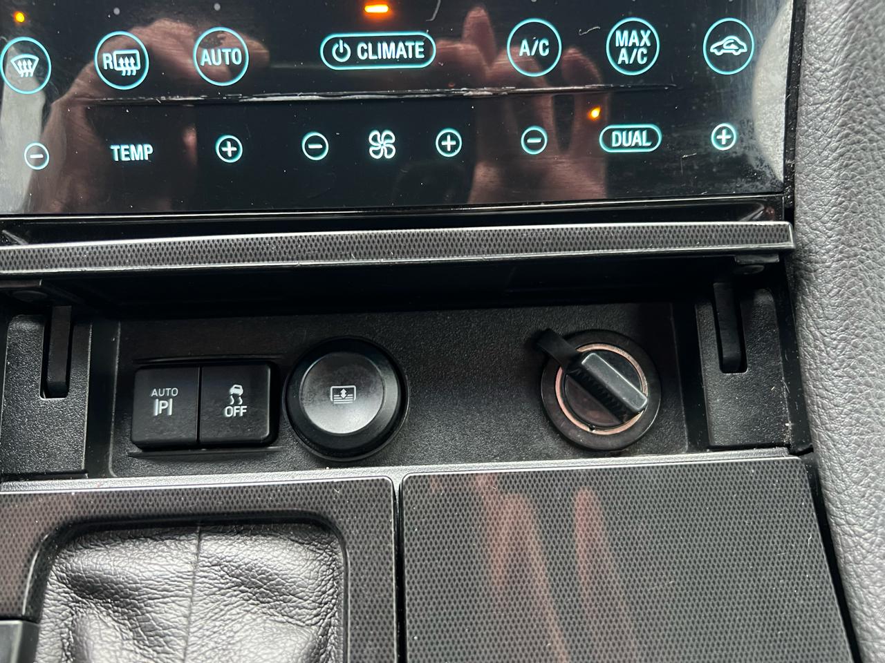 Ford Taurus 4dr Sdn SHO AWD 2013