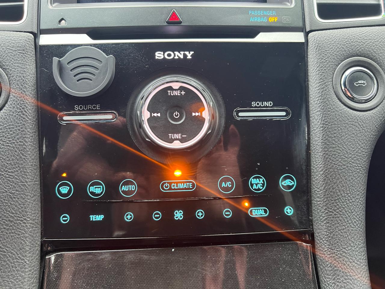 Ford Taurus 4dr Sdn SHO AWD 2013