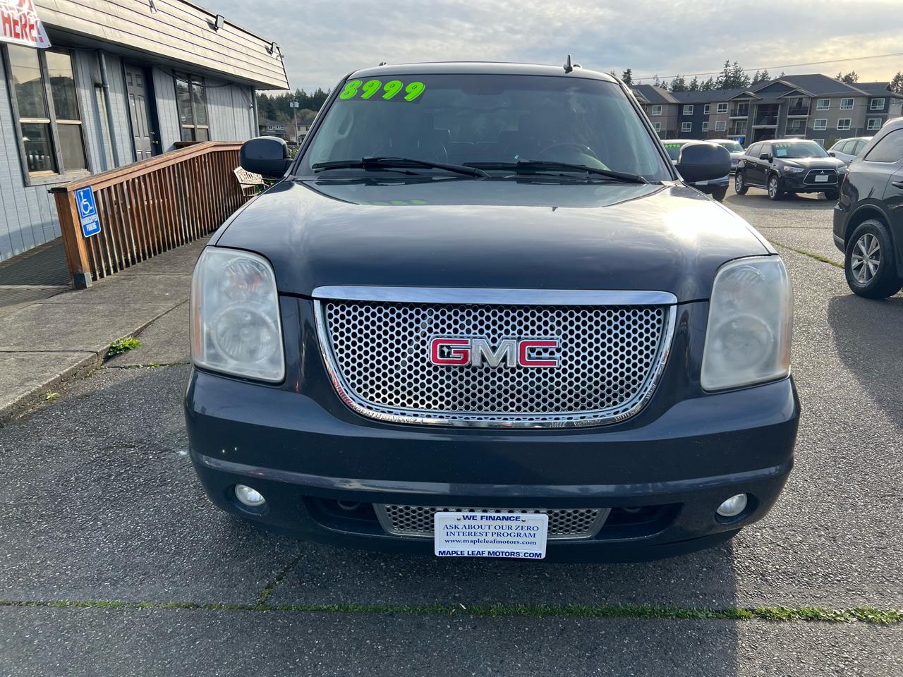 GMC Yukon Denali AWD 4dr 2008