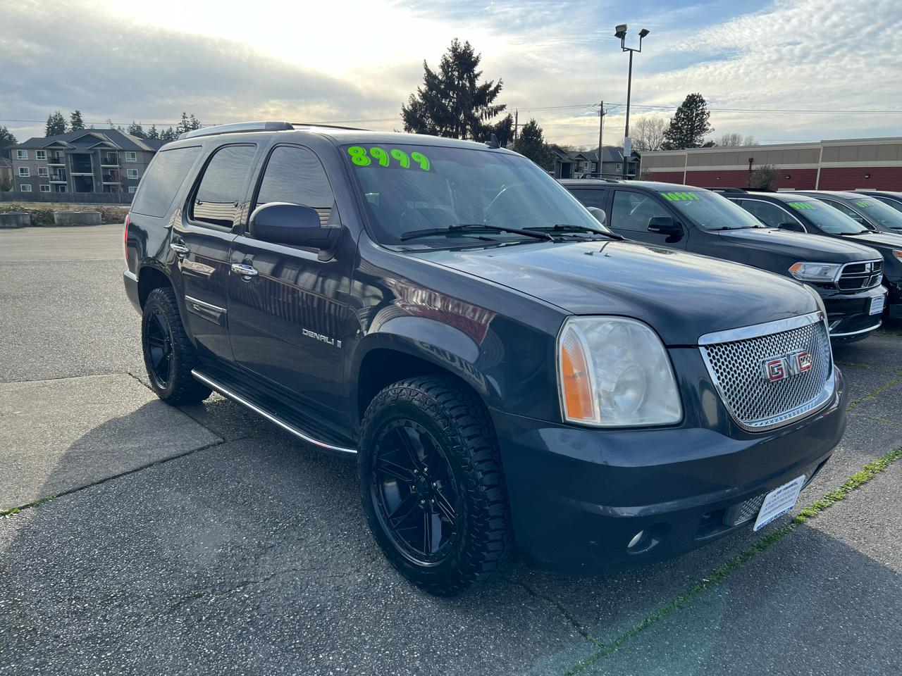 GMC Yukon Denali AWD 4dr 2008