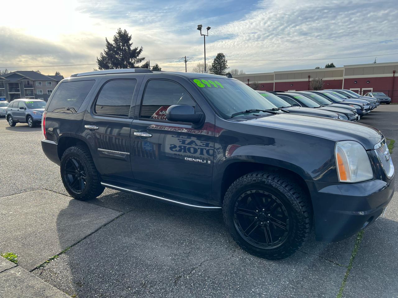 GMC Yukon Denali AWD 4dr 2008