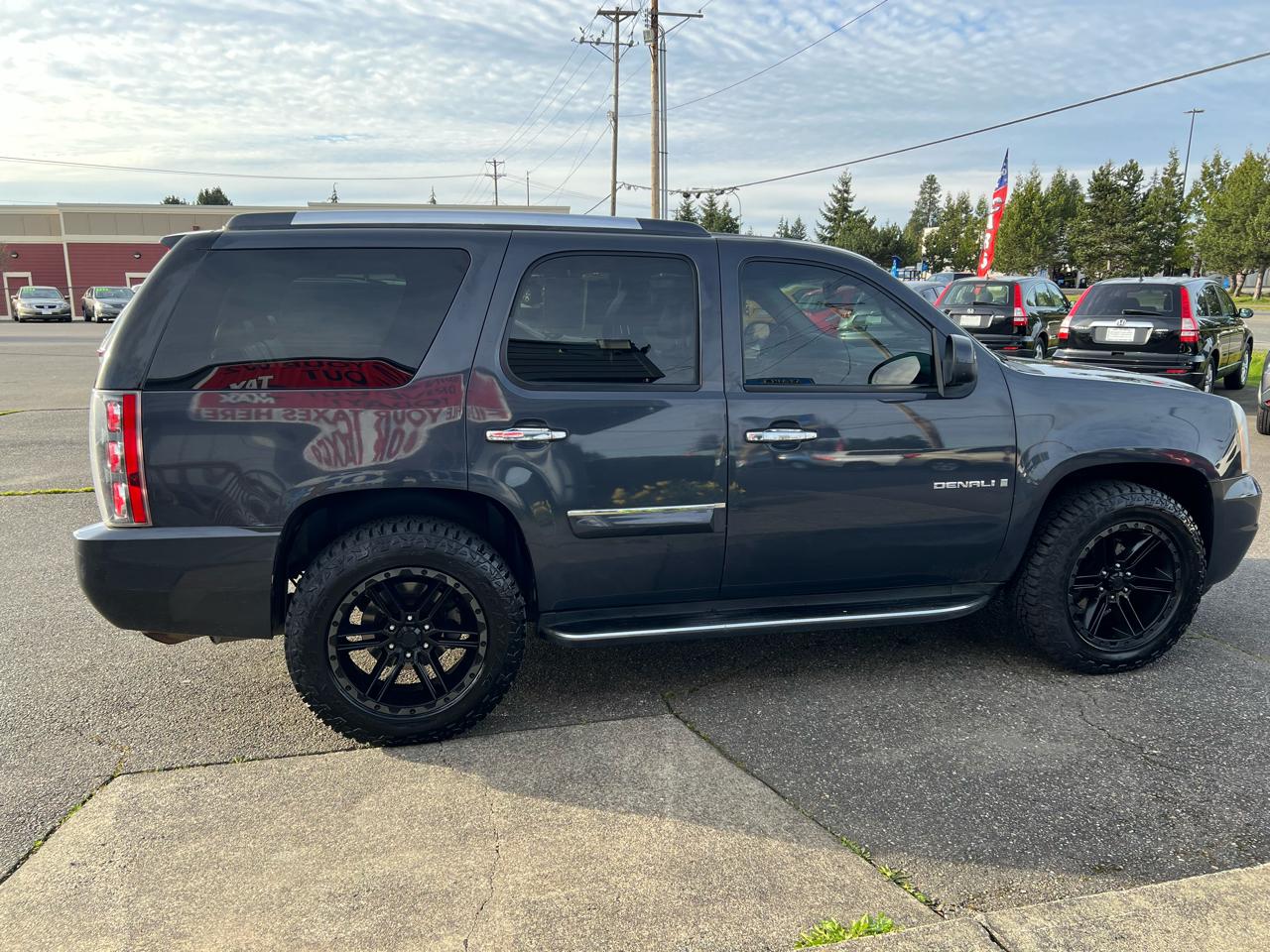 GMC Yukon Denali AWD 4dr 2008