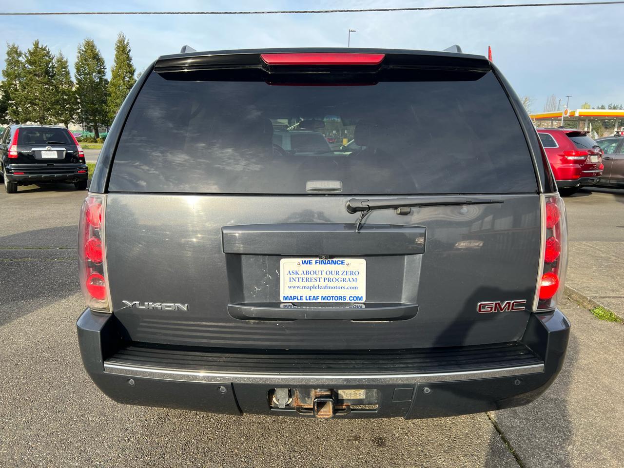 GMC Yukon Denali AWD 4dr 2008