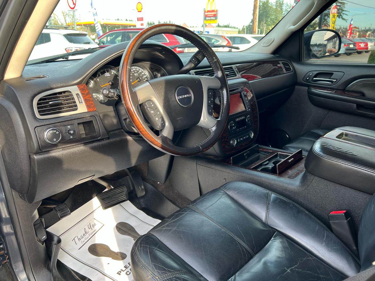 GMC Yukon Denali AWD 4dr 2008