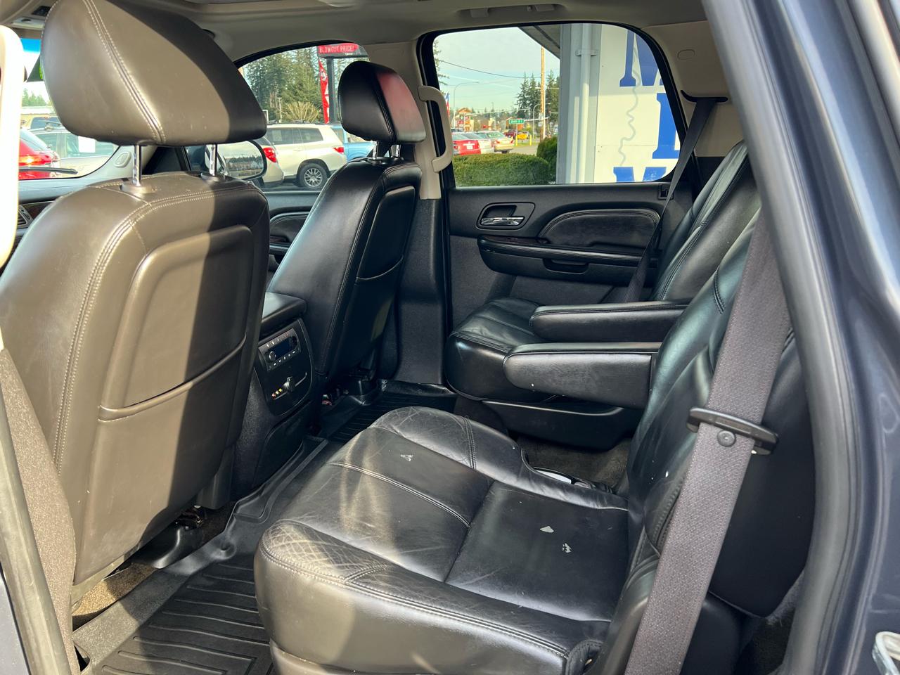 GMC Yukon Denali AWD 4dr 2008