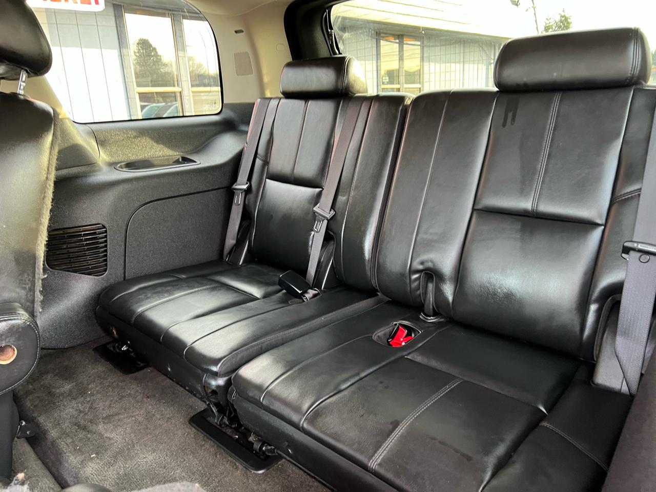 GMC Yukon Denali AWD 4dr 2008