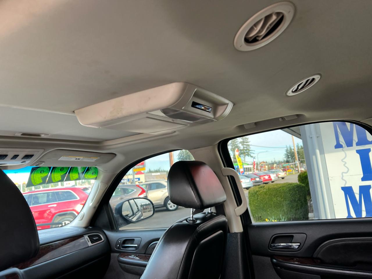 GMC Yukon Denali AWD 4dr 2008