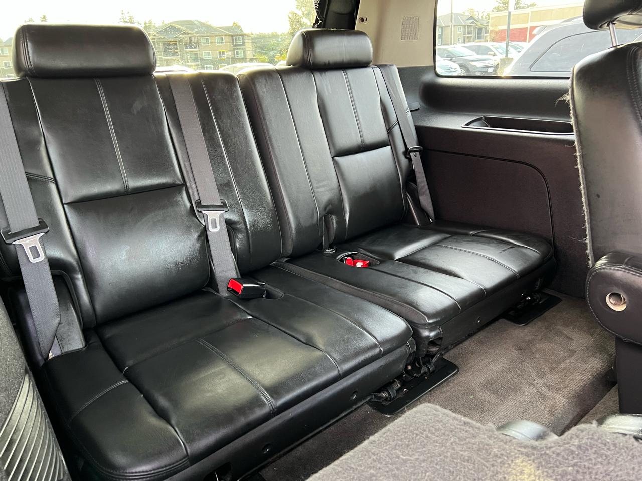 GMC Yukon Denali AWD 4dr 2008