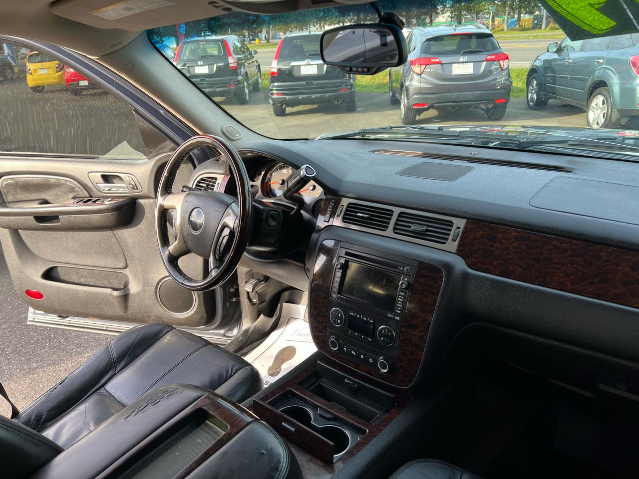 GMC Yukon Denali AWD 4dr 2008