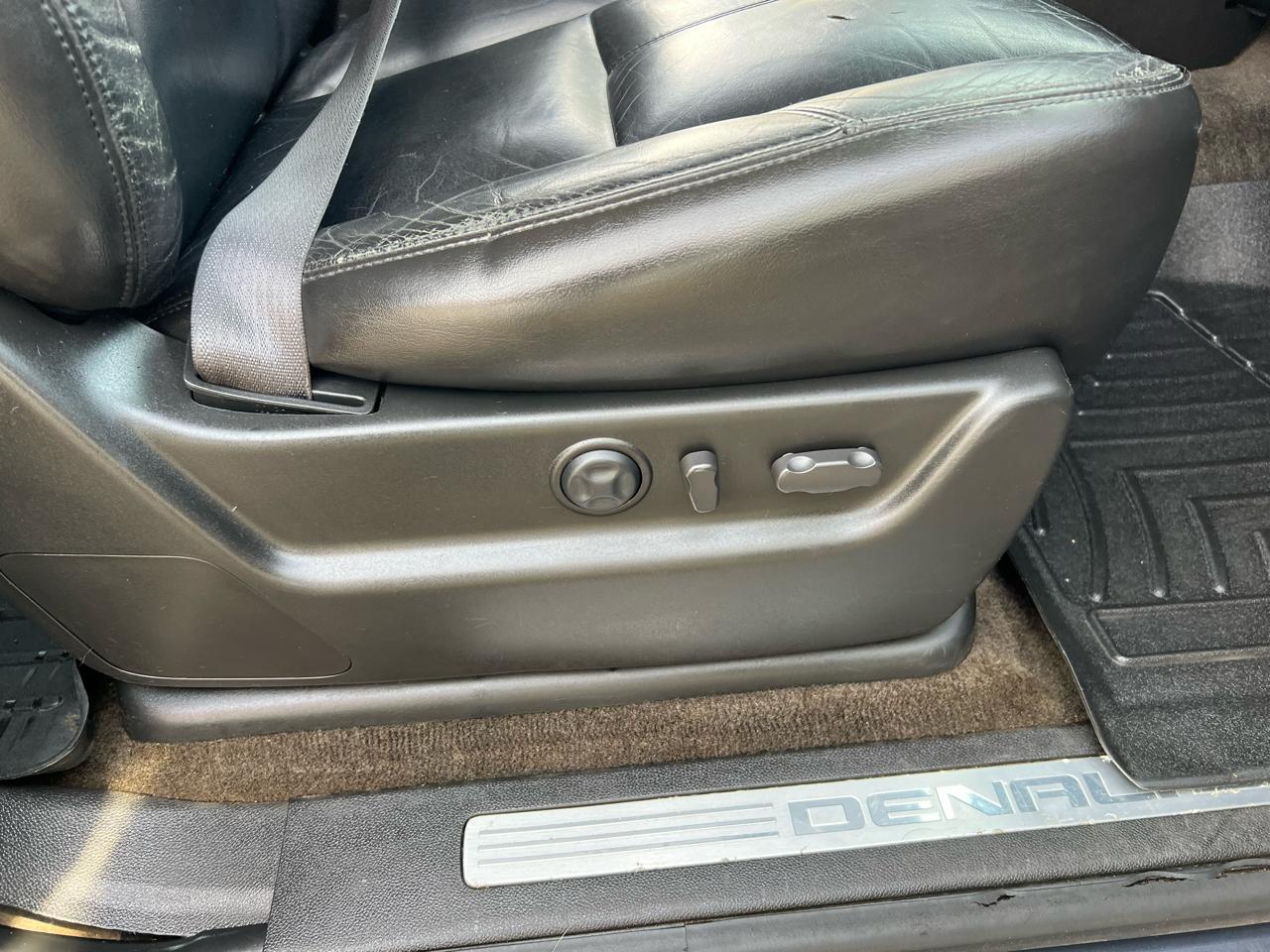 GMC Yukon Denali AWD 4dr 2008