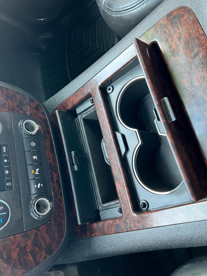 GMC Yukon Denali AWD 4dr 2008