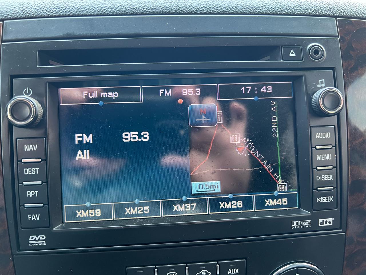 GMC Yukon Denali AWD 4dr 2008