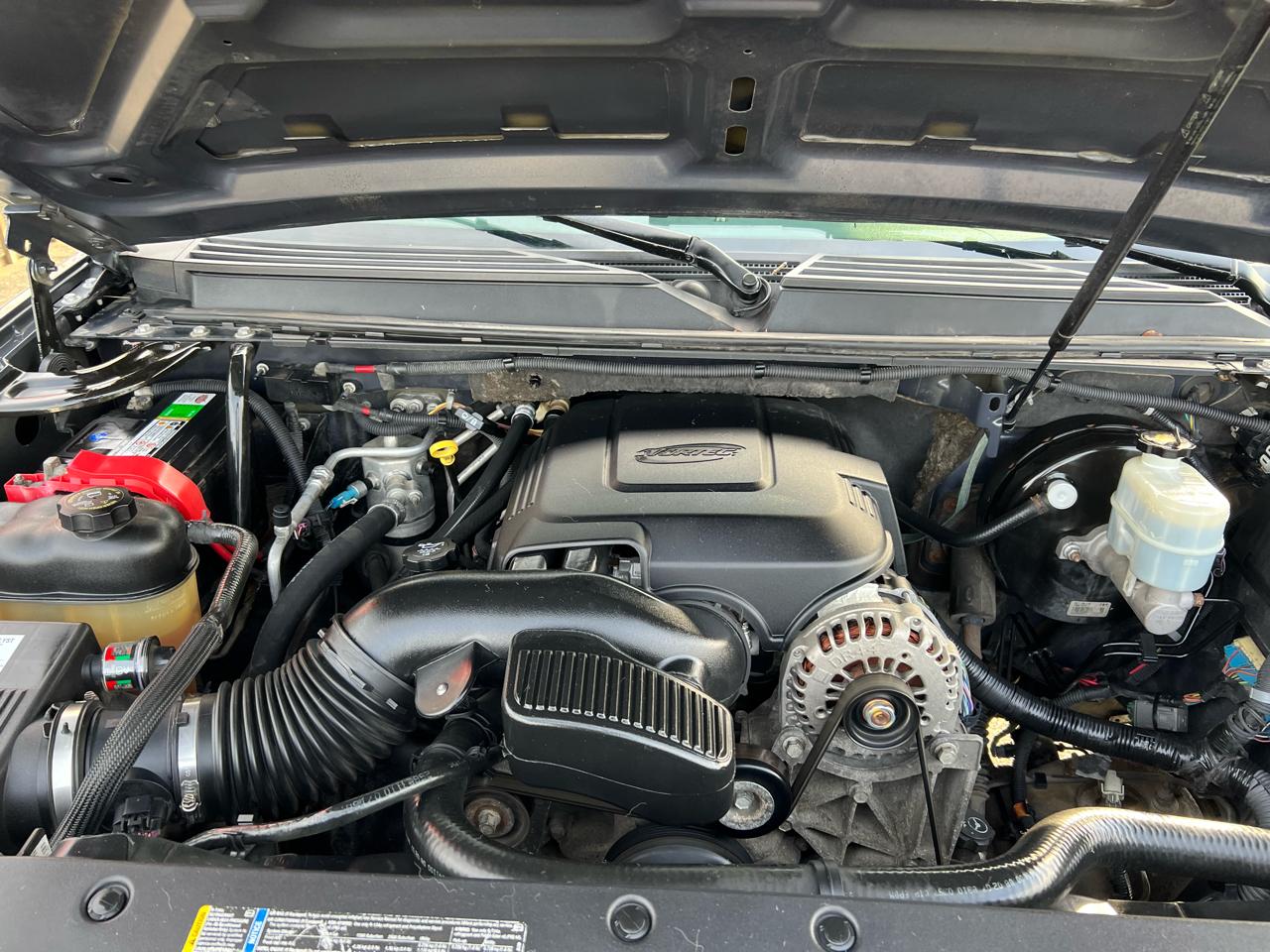 GMC Yukon Denali AWD 4dr 2008