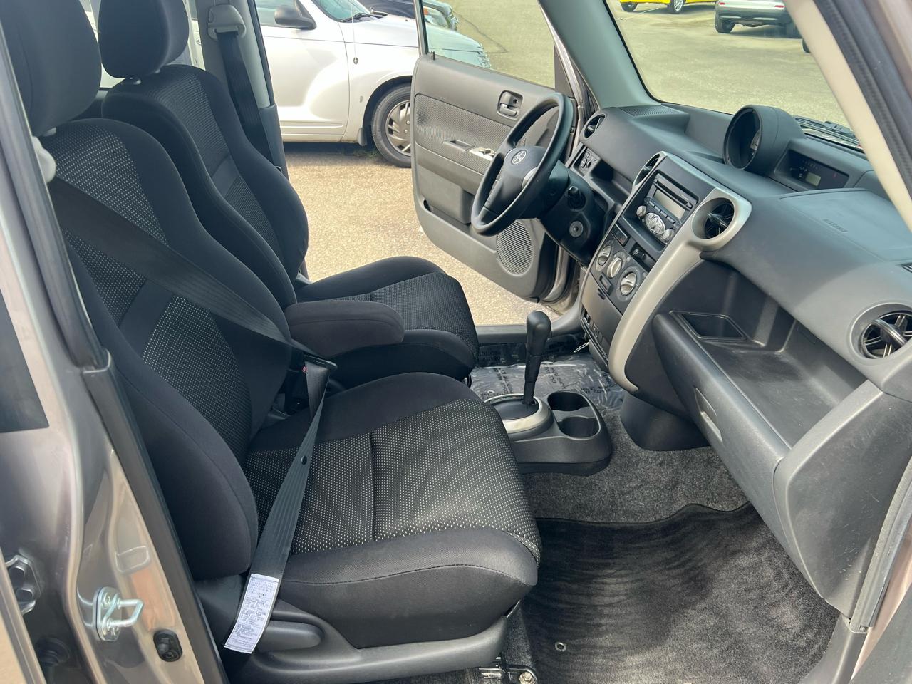 Scion xB Base 4D Wagon 2006