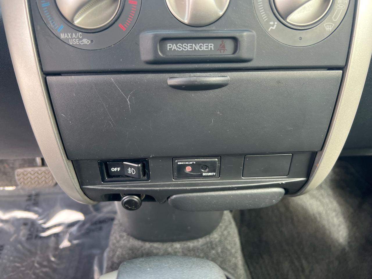 Scion xB Base 4D Wagon 2006