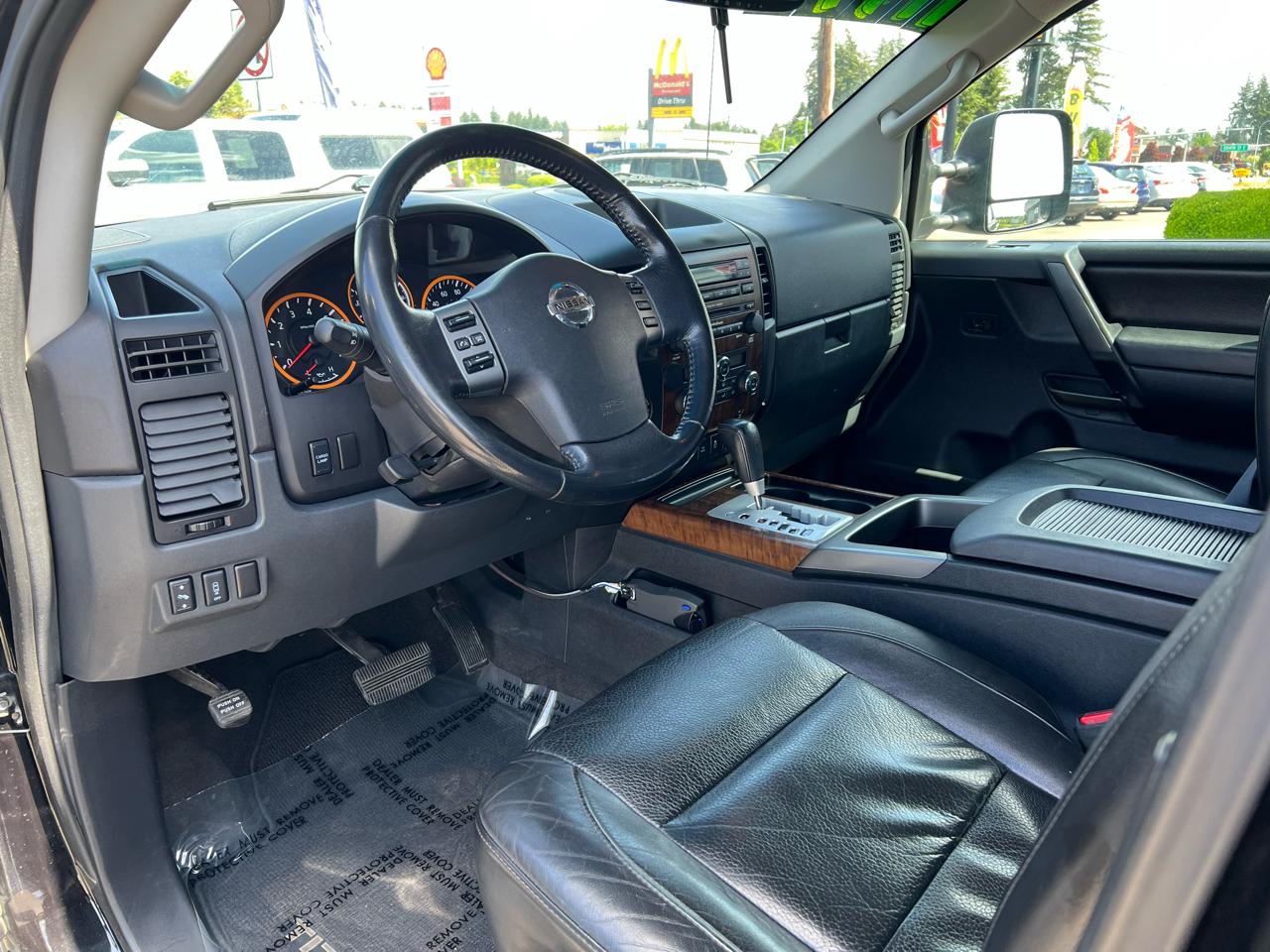 Nissan Titan 4WD Crew Cab SWB SL 2012