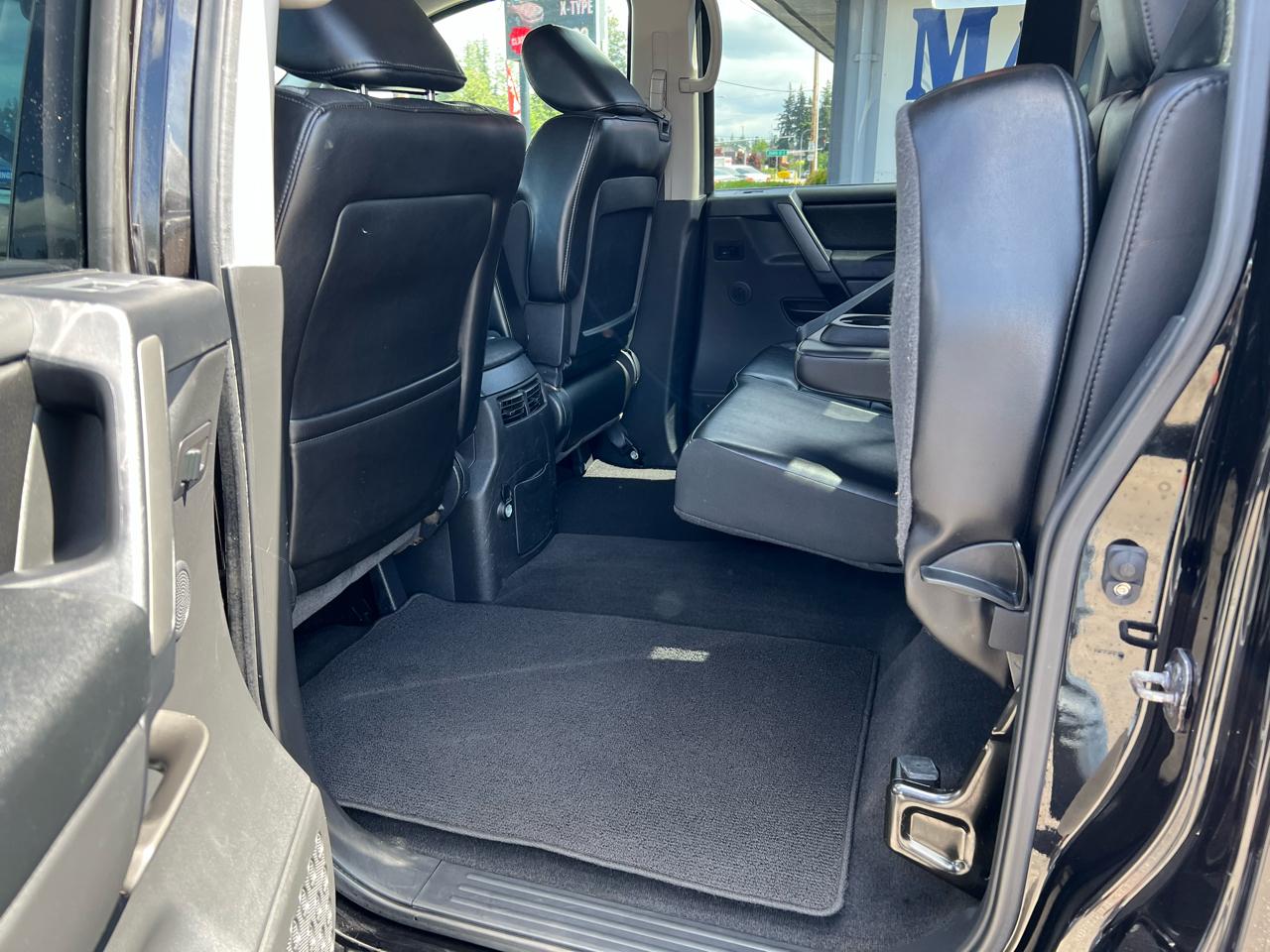 Nissan Titan 4WD Crew Cab SWB SL 2012