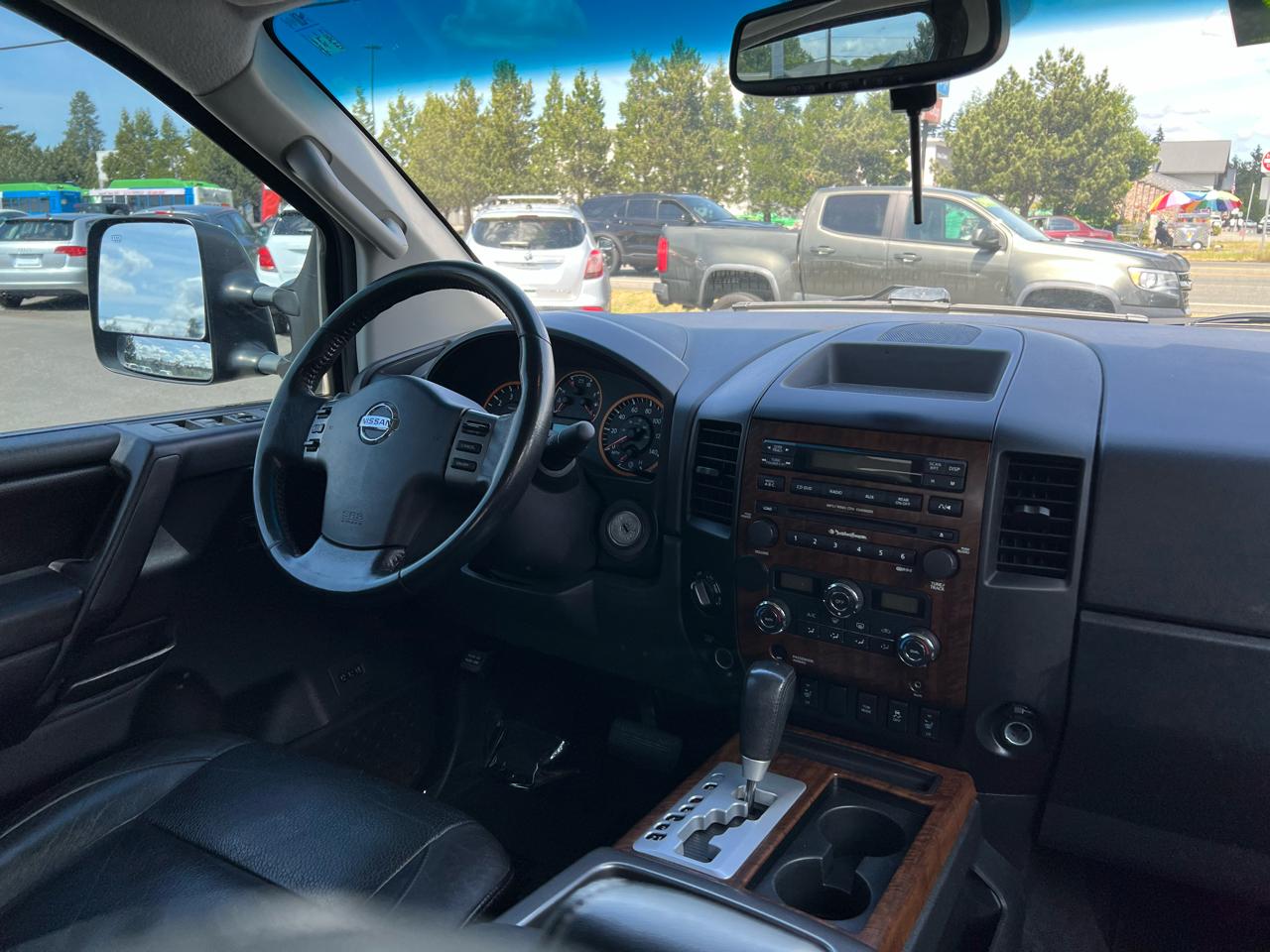 Nissan Titan 4WD Crew Cab SWB SL 2012