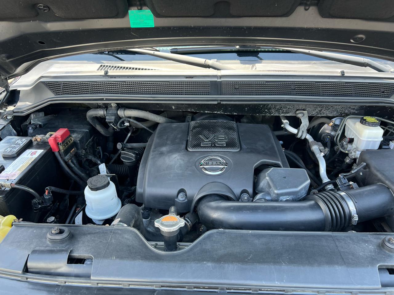 Nissan Titan 4WD Crew Cab SWB SL 2012