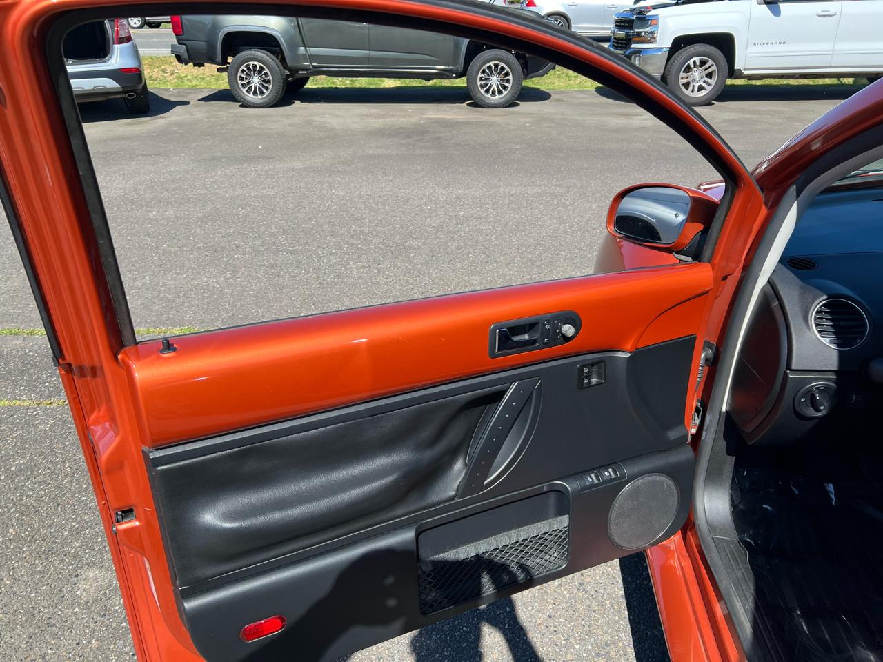 Volkswagen New Beetle Coupe 2dr 2.5L Auto 2010