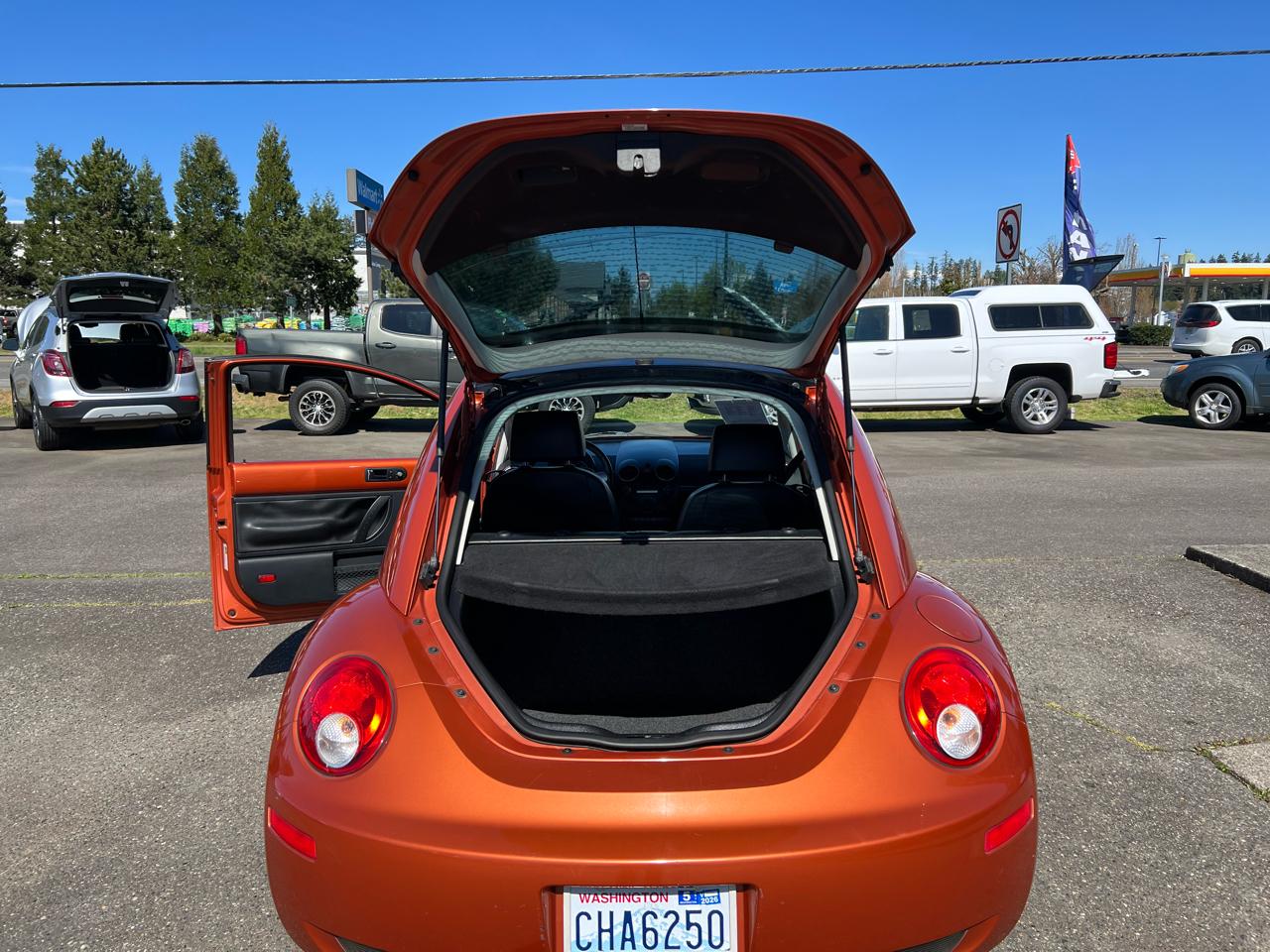 Volkswagen New Beetle Coupe 2dr 2.5L Auto 2010