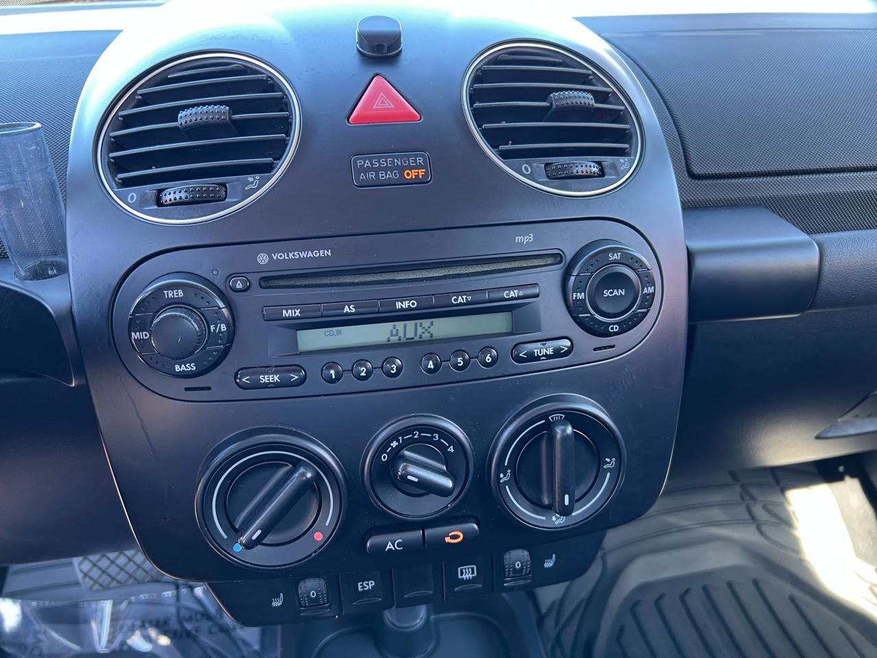 Volkswagen New Beetle Coupe 2dr 2.5L Auto 2010