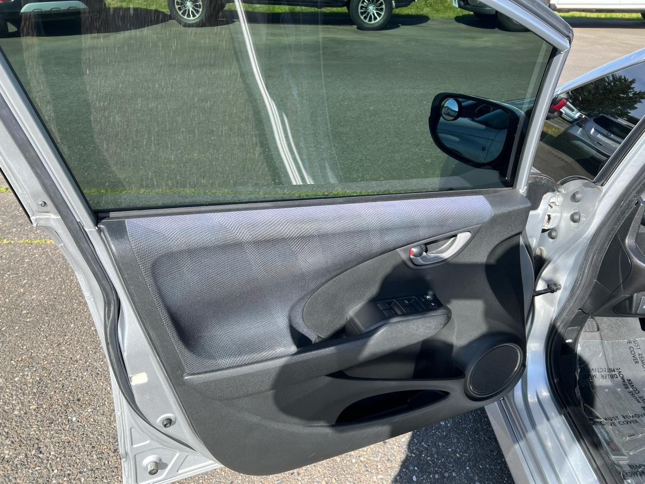 Honda Fit 5dr HB Auto Sport 2011