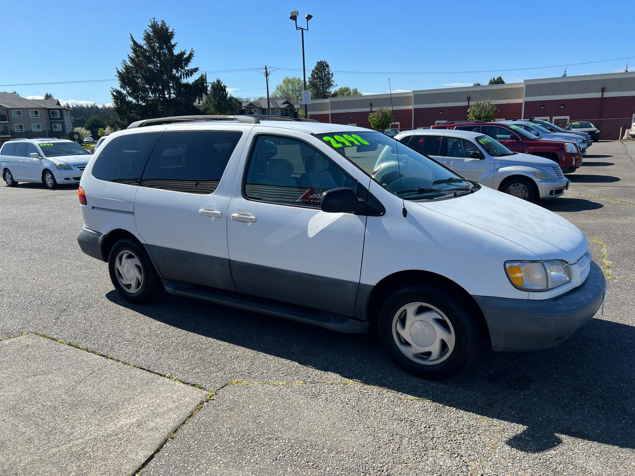 Toyota Sienna 5dr LE 2000