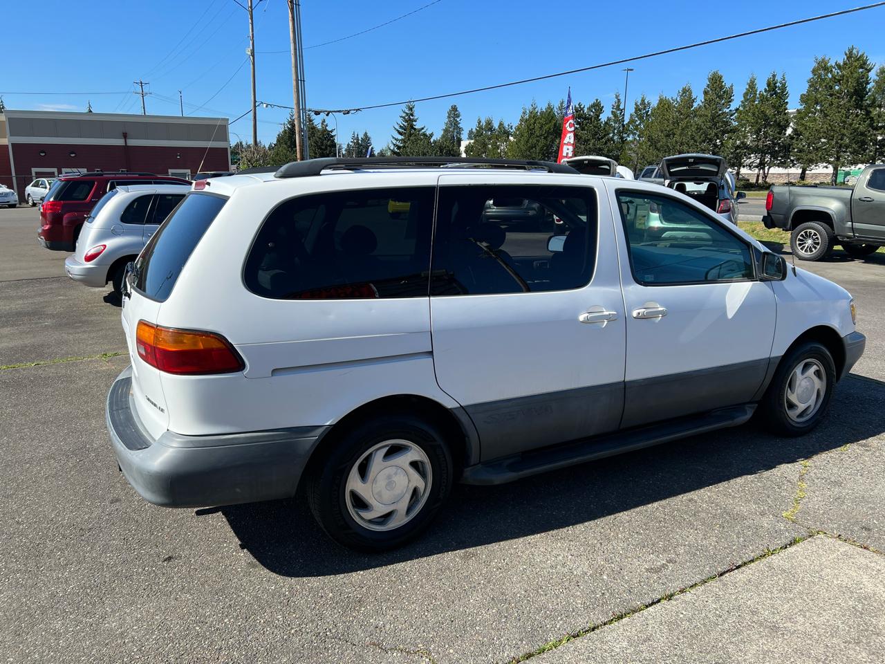 Toyota Sienna 5dr LE 2000