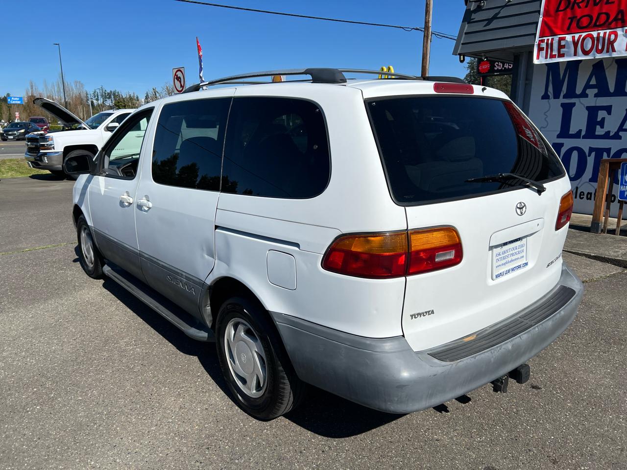 Toyota Sienna 5dr LE 2000