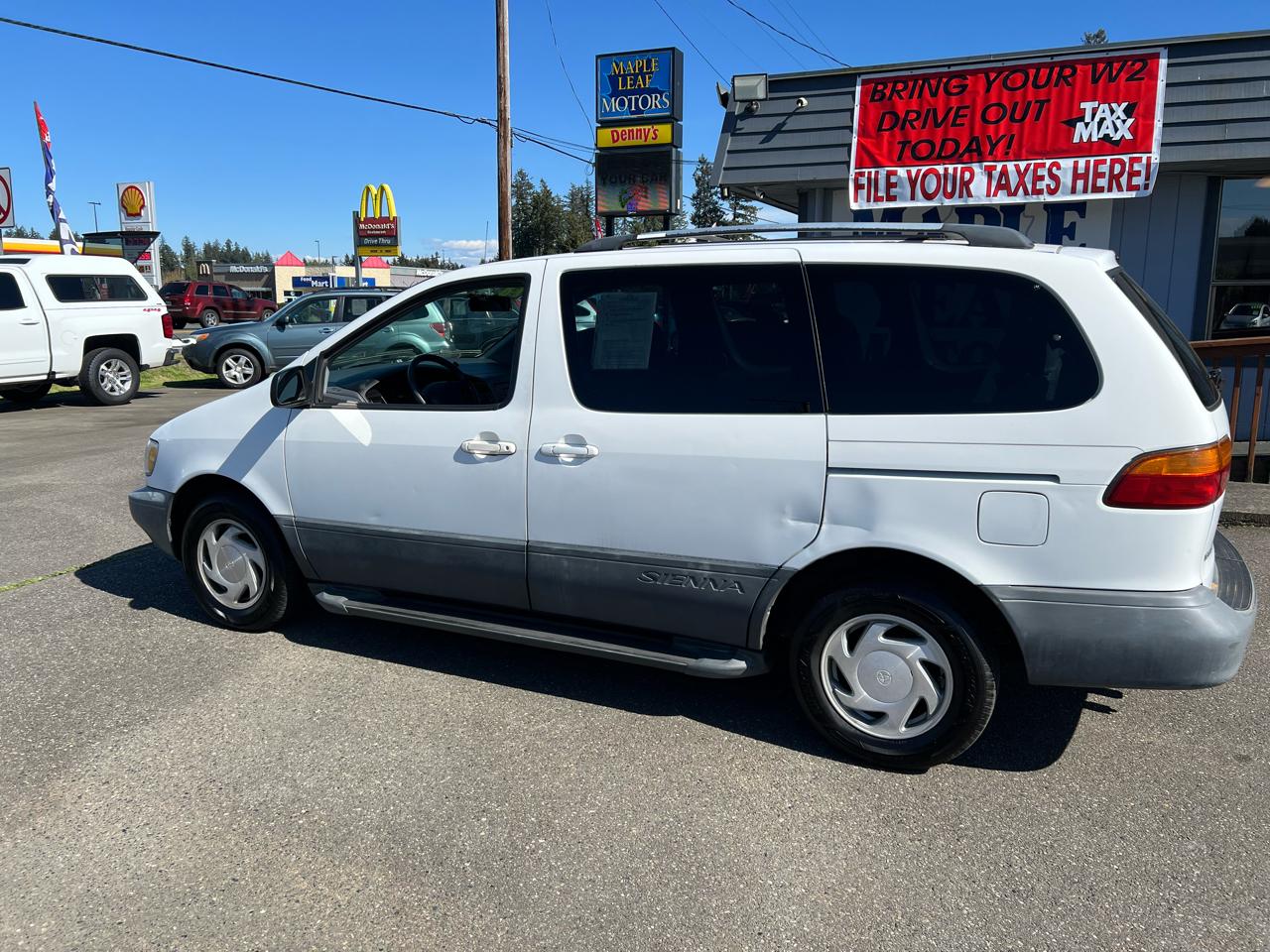 Toyota Sienna 5dr LE 2000
