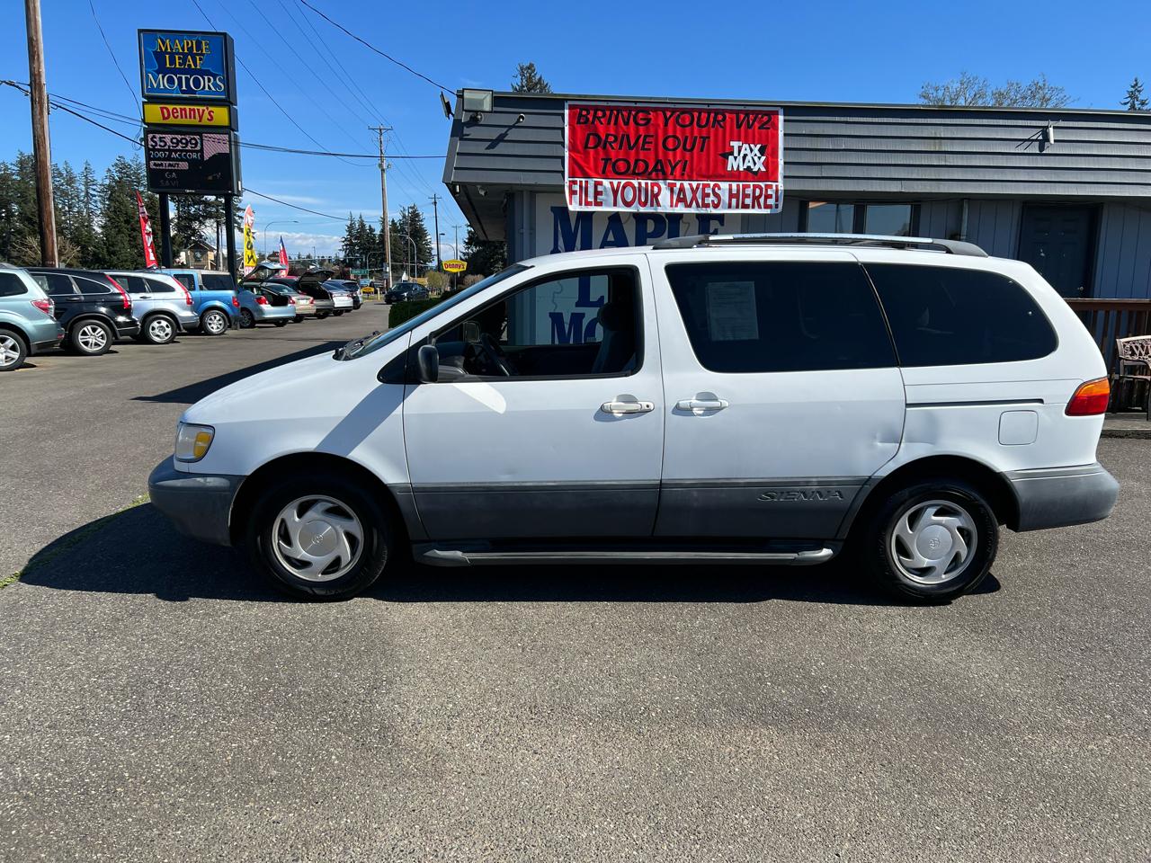 Toyota Sienna 5dr LE 2000