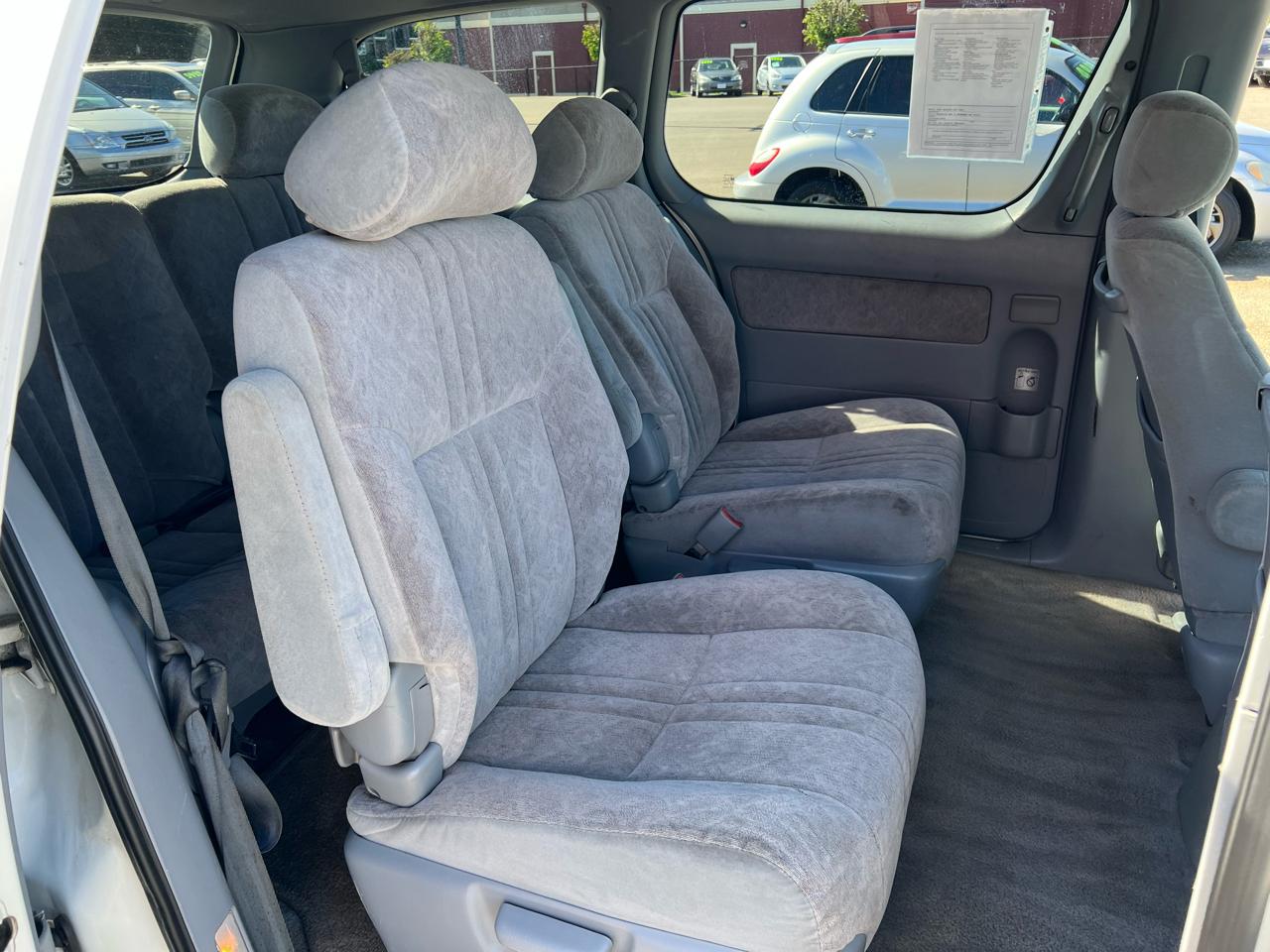 Toyota Sienna 5dr LE 2000