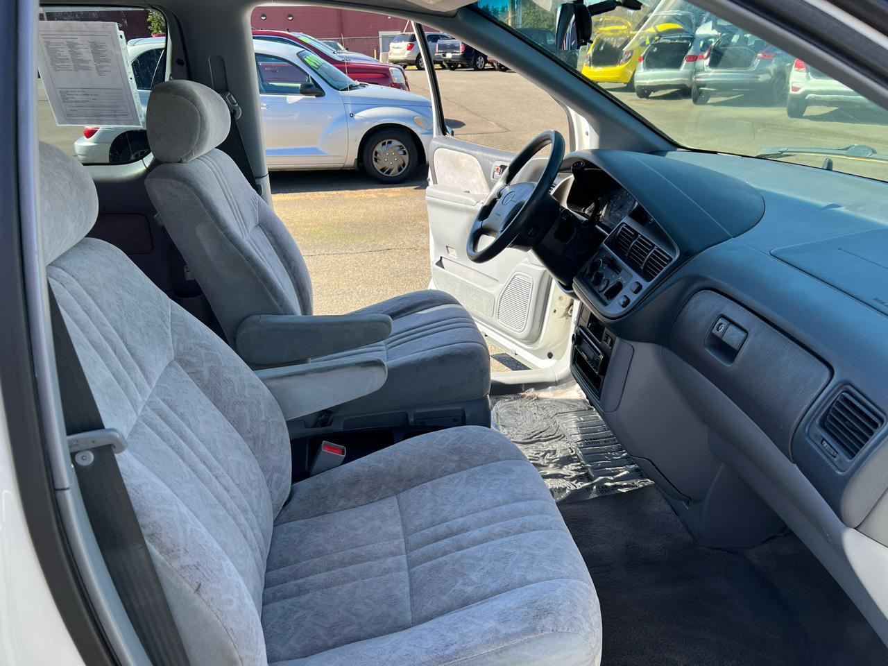 Toyota Sienna 5dr LE 2000