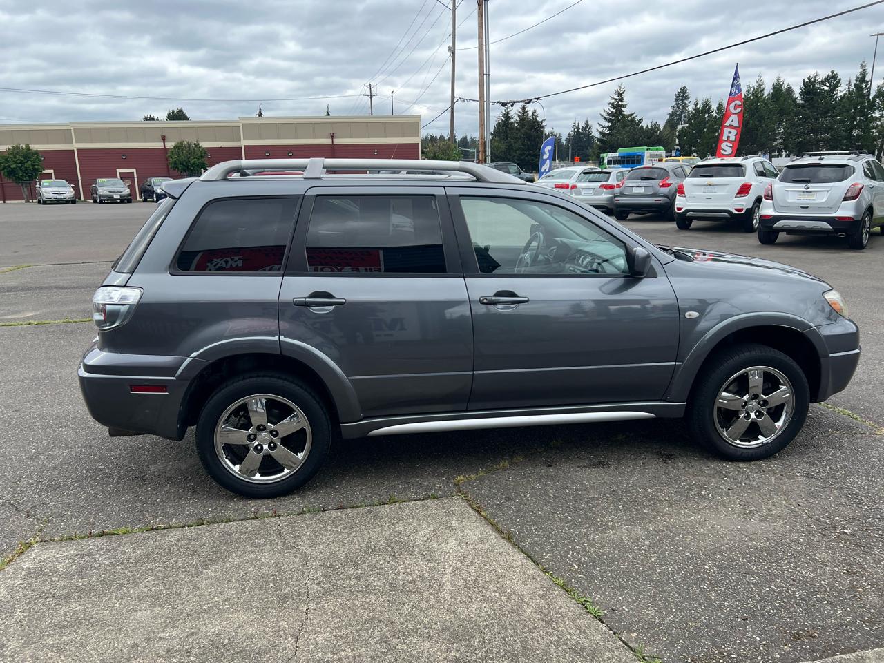 Mitsubishi Outlander SE 4D SUV FWD 2006
