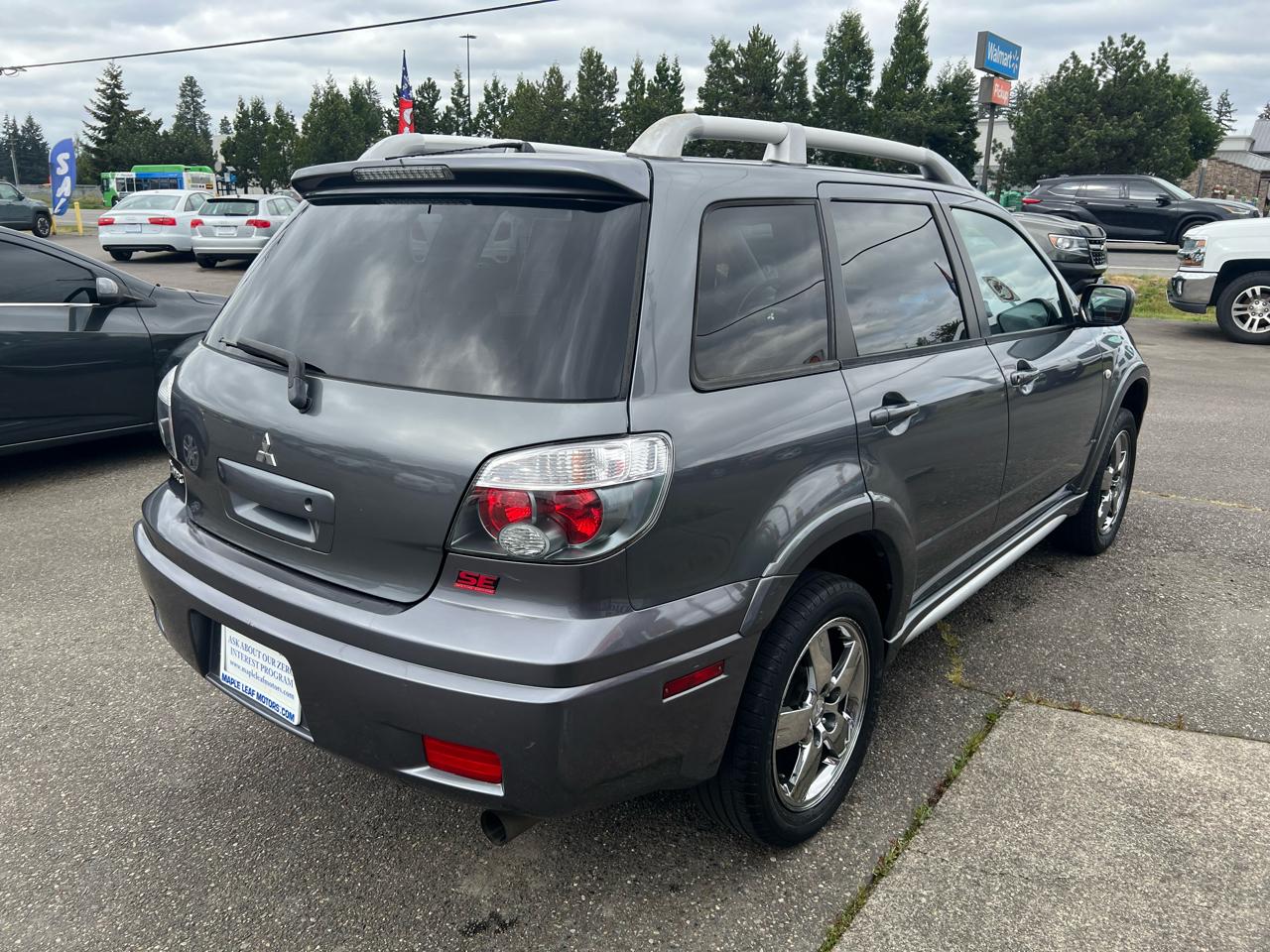 Mitsubishi Outlander SE 4D SUV FWD 2006