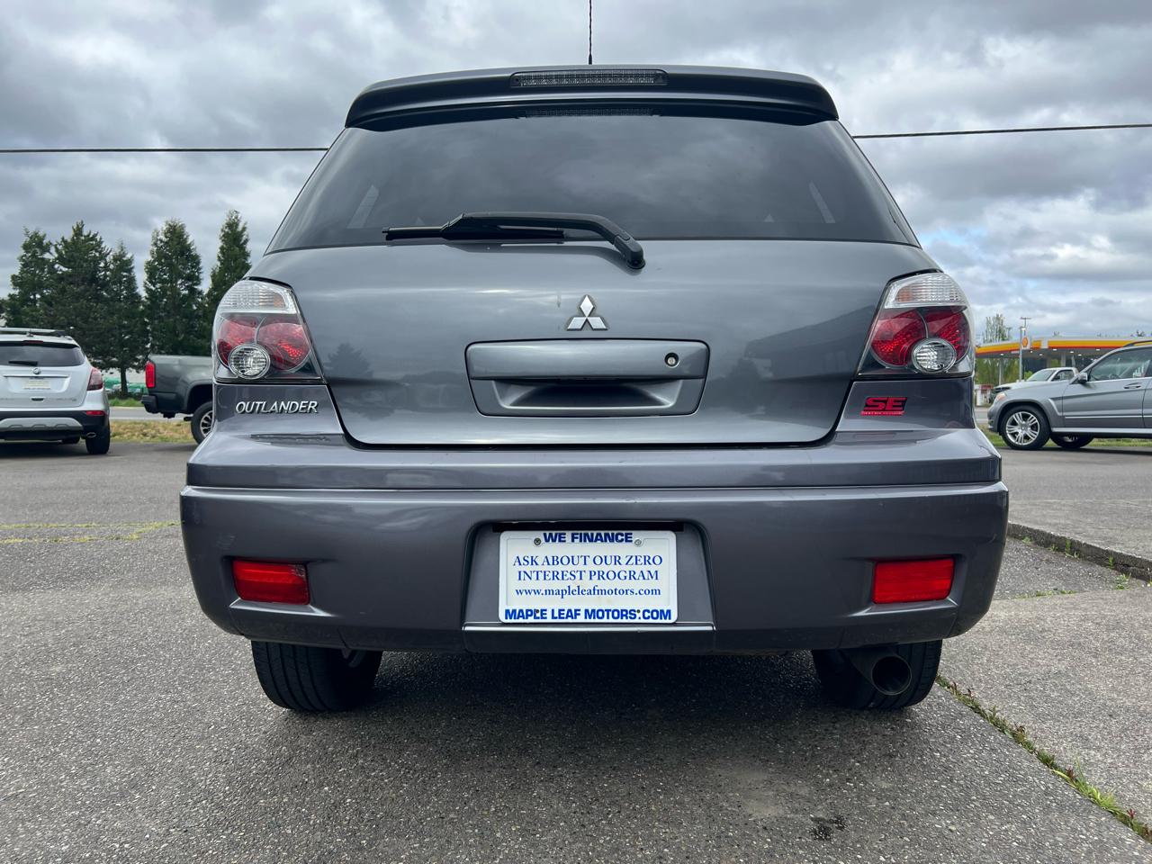 Mitsubishi Outlander SE 4D SUV FWD 2006