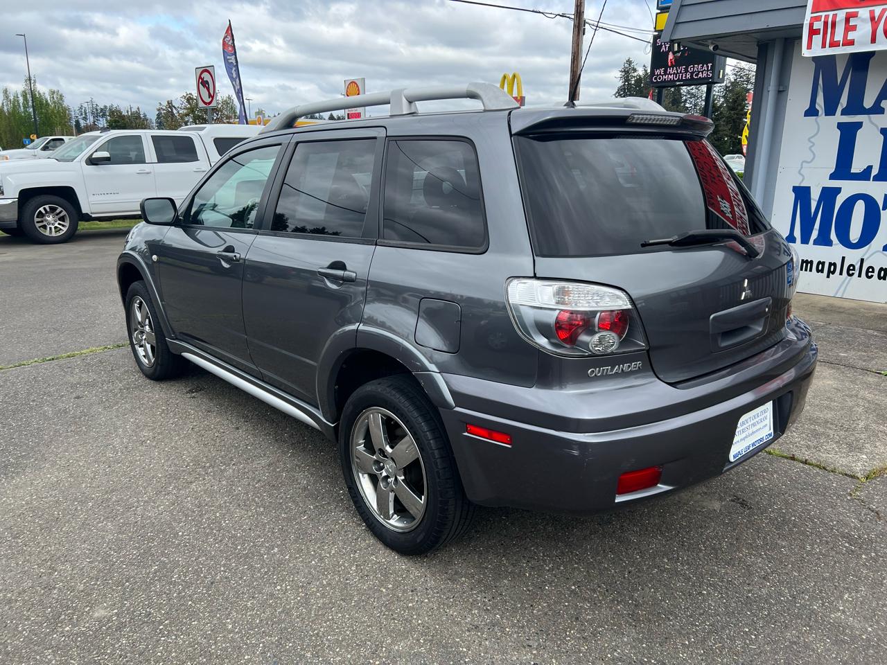 Mitsubishi Outlander SE 4D SUV FWD 2006
