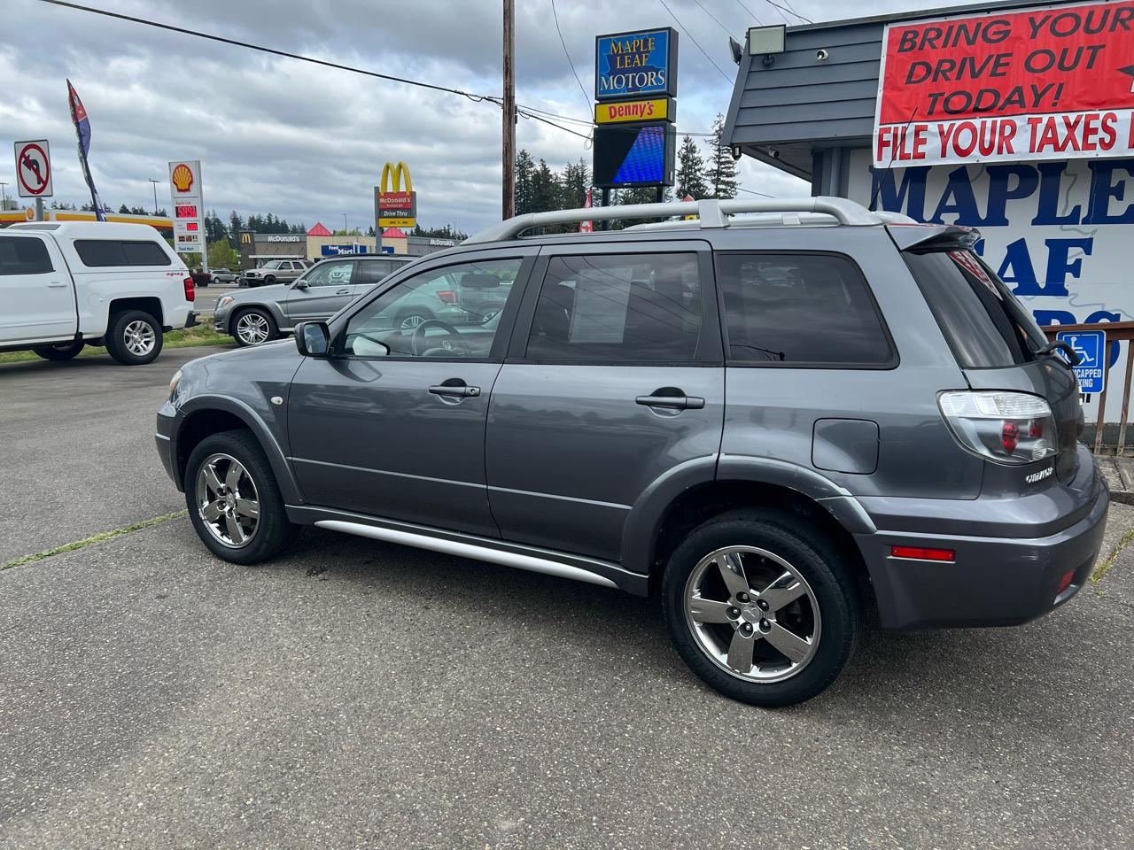 Mitsubishi Outlander SE 4D SUV FWD 2006