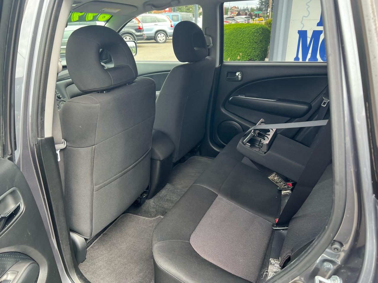 Mitsubishi Outlander SE 4D SUV FWD 2006
