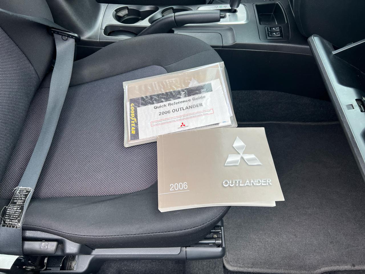 Mitsubishi Outlander SE 4D SUV FWD 2006